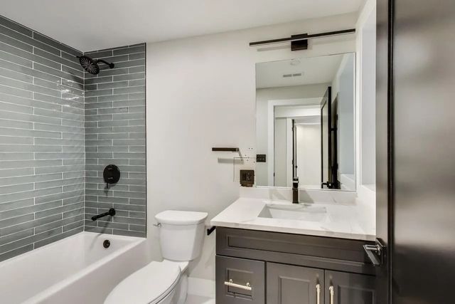 1311 N Rockwell Street 1, Chicago, IL 60622