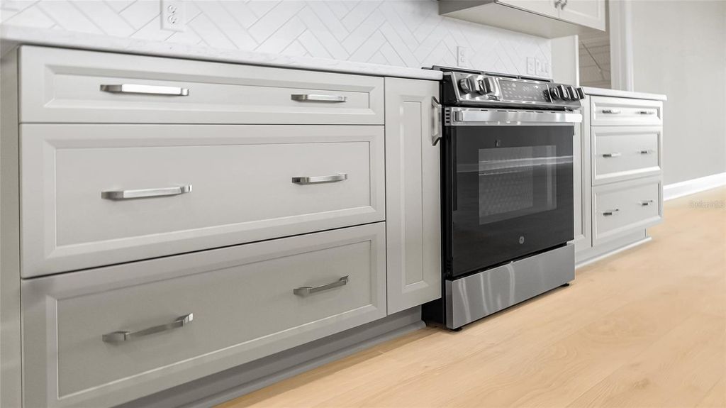 Image 14 of property listing at 1457 SANTORINI WAY, Tavares, FL 32778