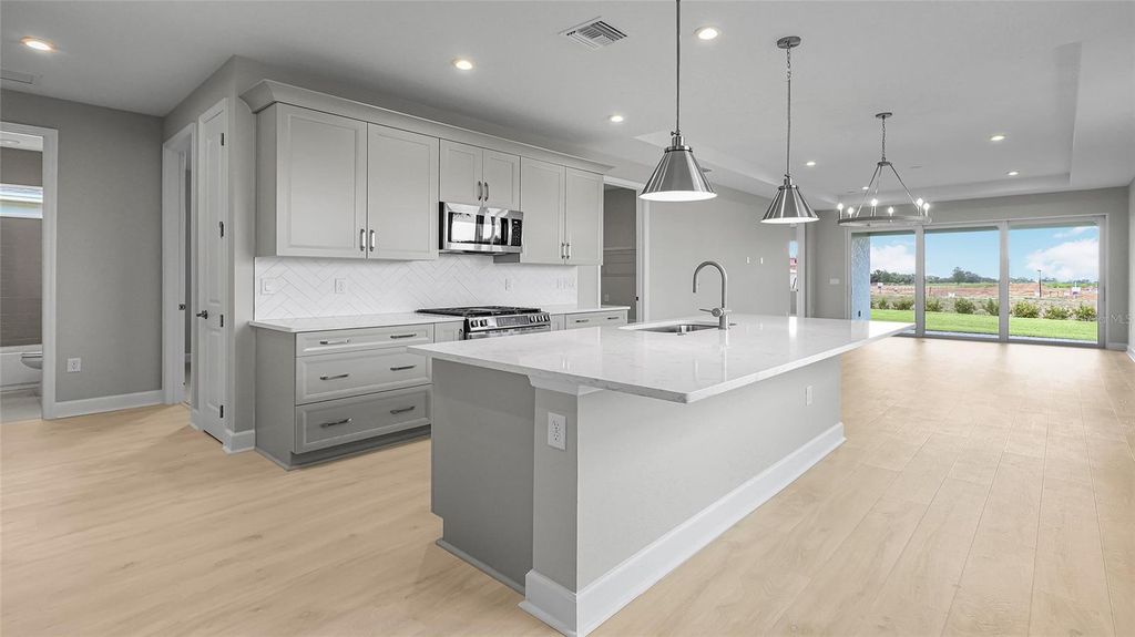 Image 5 of property listing at 1457 SANTORINI WAY, Tavares, FL 32778