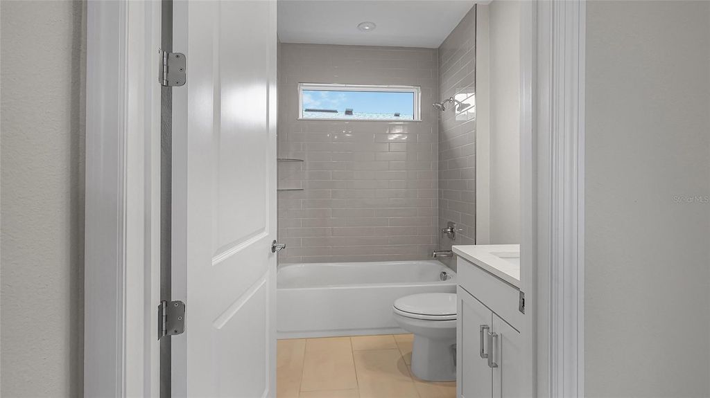 Image 43 of property listing at 1457 SANTORINI WAY, Tavares, FL 32778