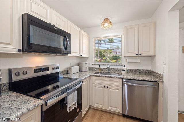 501 Forest Lakes BLVD 111, Naples, FL 34105