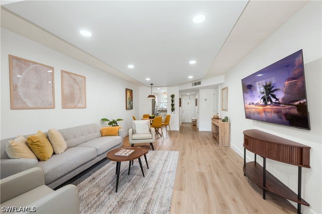 501 Forest Lakes BLVD 111, Naples, FL 34105