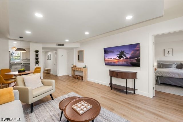 501 Forest Lakes BLVD 111, Naples, FL 34105