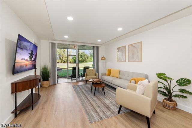 501 Forest Lakes BLVD 111, Naples, FL 34105