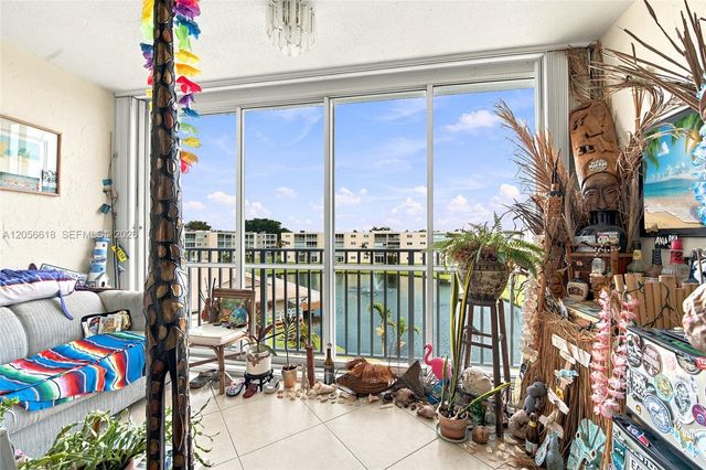 1025 SE 2nd Avenue 406, Dania Beach, FL 33004