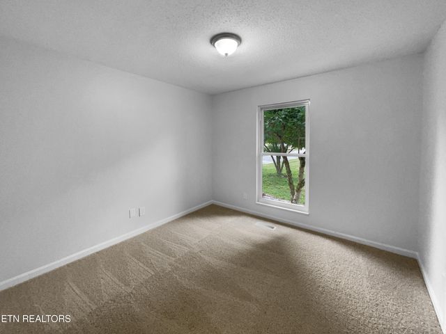 322 Chatuga Lane, Loudon, TN 37774
