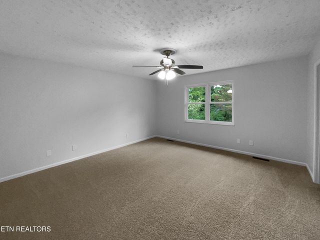 322 Chatuga Lane, Loudon, TN 37774