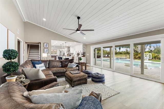 4009 PRIORY CIRCLE, Tampa, FL 33618