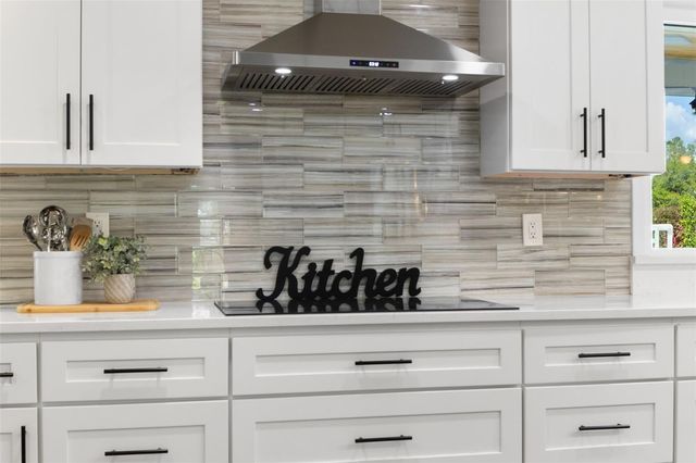 4009 PRIORY CIRCLE, Tampa, FL 33618