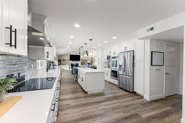 4009 PRIORY CIRCLE, Tampa, FL 33618