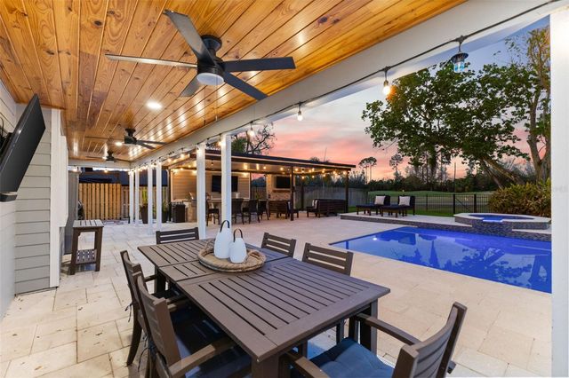 4009 PRIORY CIRCLE, Tampa, FL 33618