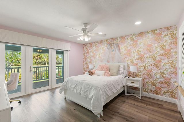 4009 PRIORY CIRCLE, Tampa, FL 33618