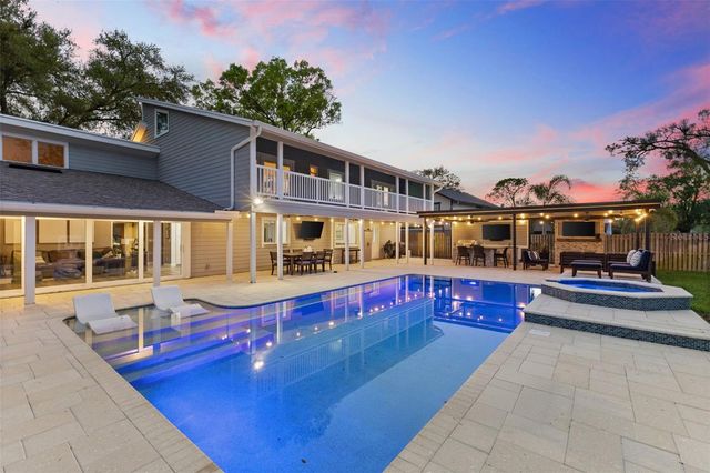 4009 PRIORY CIRCLE, Tampa, FL 33618