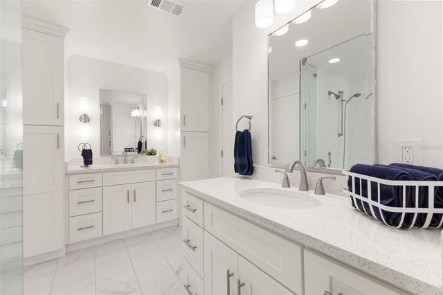 4009 PRIORY CIRCLE, Tampa, FL 33618