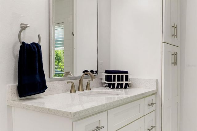 4009 PRIORY CIRCLE, Tampa, FL 33618