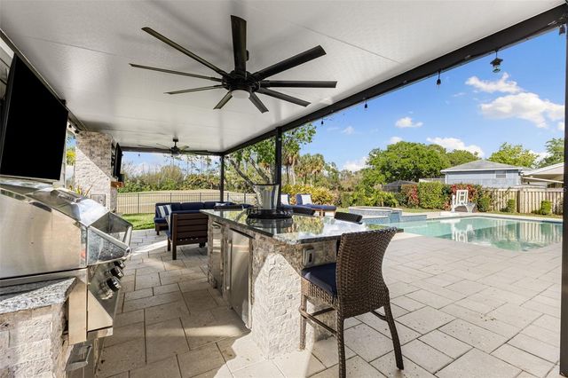 4009 PRIORY CIRCLE, Tampa, FL 33618