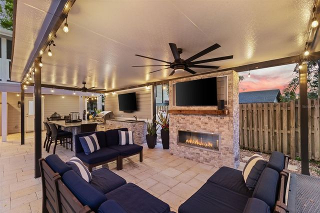 4009 PRIORY CIRCLE, Tampa, FL 33618