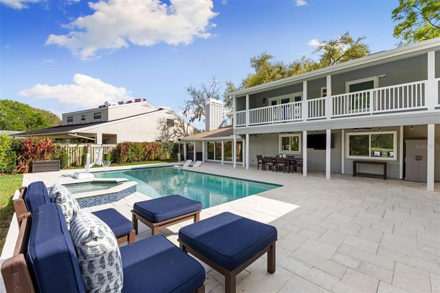 4009 PRIORY CIRCLE, Tampa, FL 33618