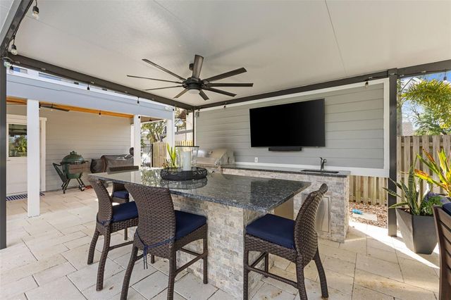 4009 PRIORY CIRCLE, Tampa, FL 33618