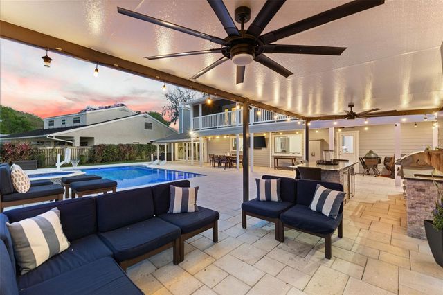 4009 PRIORY CIRCLE, Tampa, FL 33618