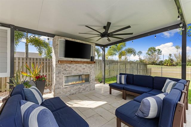 4009 PRIORY CIRCLE, Tampa, FL 33618