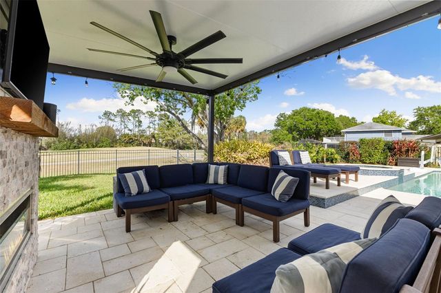 4009 PRIORY CIRCLE, Tampa, FL 33618