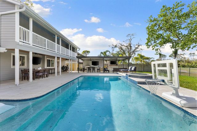 4009 PRIORY CIRCLE, Tampa, FL 33618