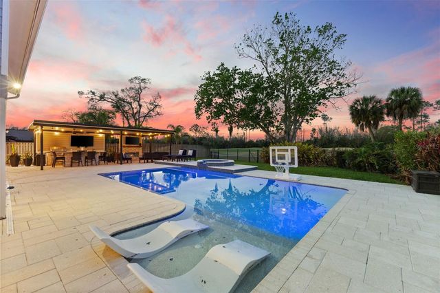 4009 PRIORY CIRCLE, Tampa, FL 33618