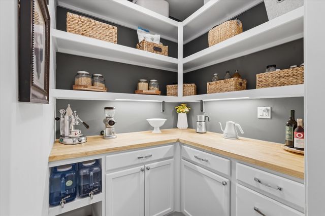 4025 Windy Road NE, Rio Rancho, NM 87144