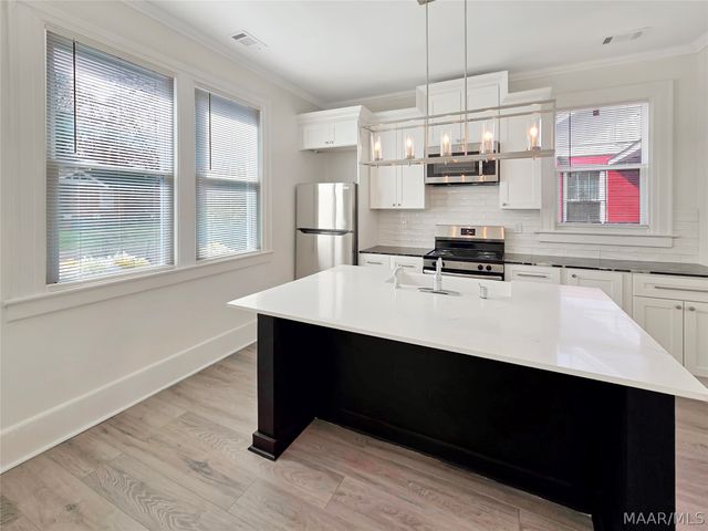 445 Earl Place, Montgomery, AL 36104