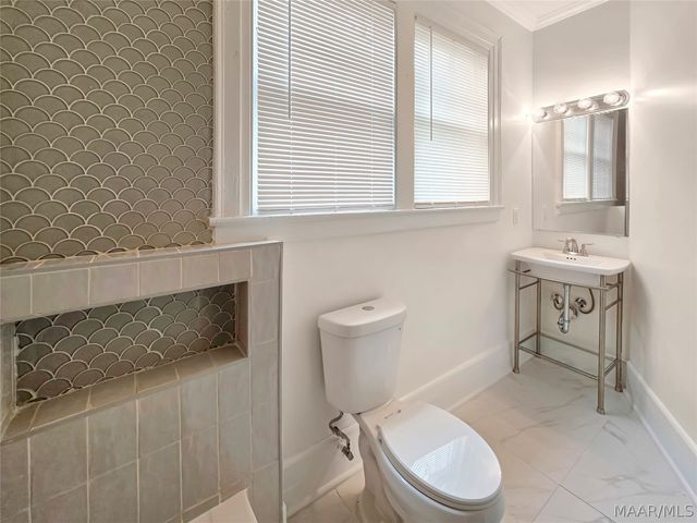 445 Earl Place, Montgomery, AL 36104