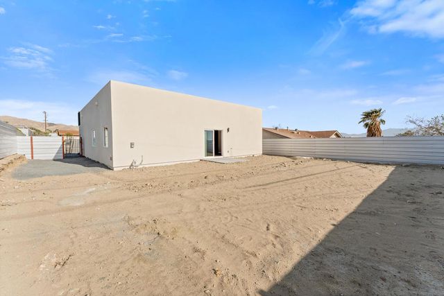 13 785 Caliente Drive, Desert Hot Springs, CA 92240