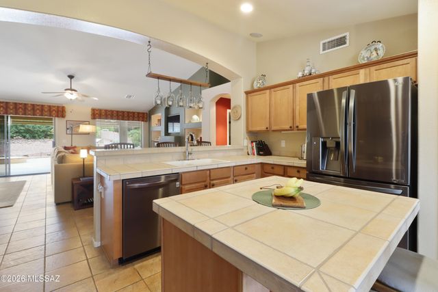 2328 E Desert Pueblo Pass, Green Valley, AZ 85614