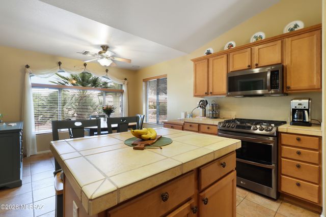 2328 E Desert Pueblo Pass, Green Valley, AZ 85614