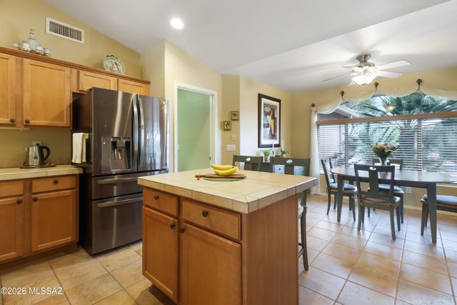 2328 E Desert Pueblo Pass, Green Valley, AZ 85614