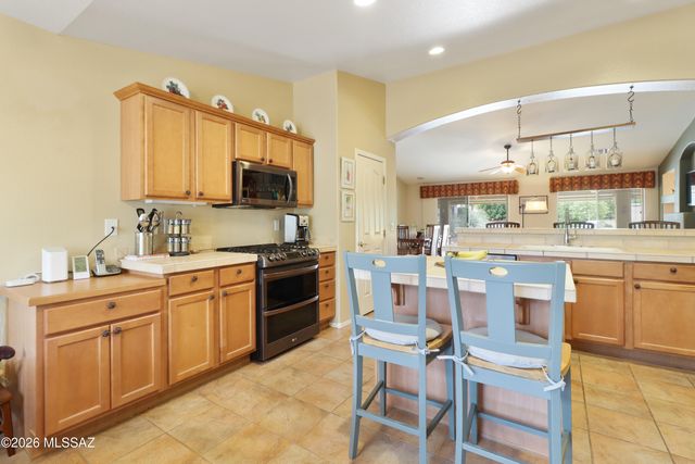 2328 E Desert Pueblo Pass, Green Valley, AZ 85614