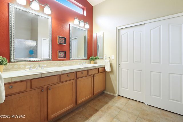 2328 E Desert Pueblo Pass, Green Valley, AZ 85614