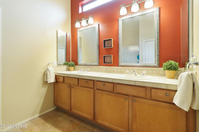 2328 E Desert Pueblo Pass, Green Valley, AZ 85614