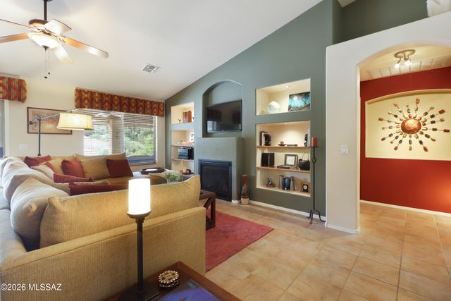 2328 E Desert Pueblo Pass, Green Valley, AZ 85614