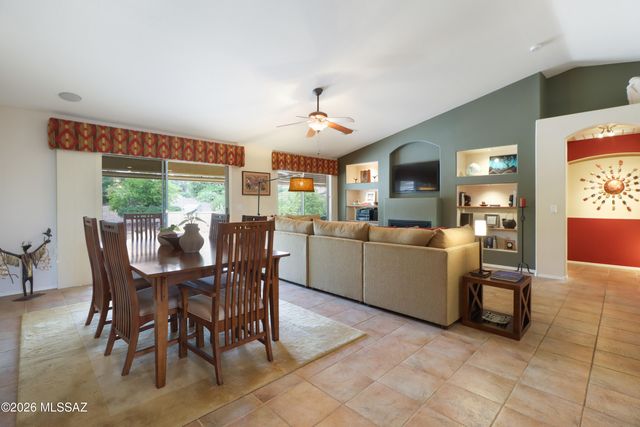 2328 E Desert Pueblo Pass, Green Valley, AZ 85614