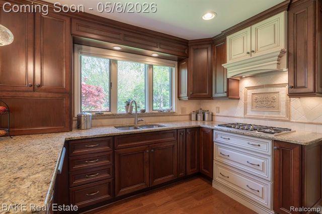 12910 Drury Lane, Plymouth, MI 48170
