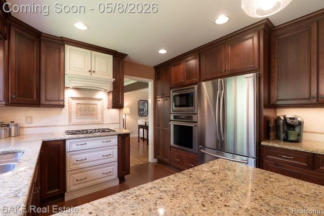 12910 Drury Lane, Plymouth, MI 48170