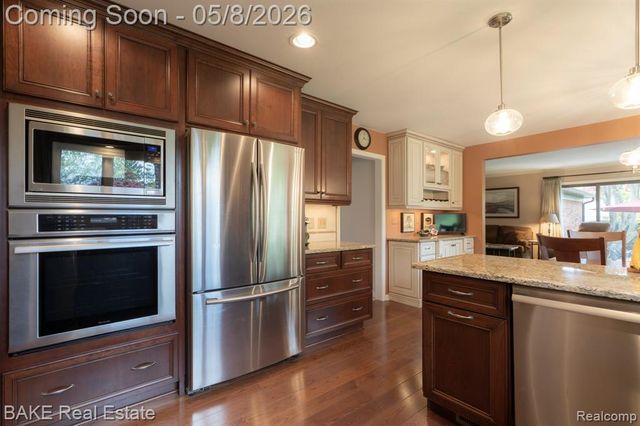 12910 Drury Lane, Plymouth, MI 48170