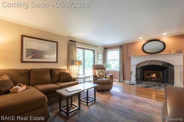 12910 Drury Lane, Plymouth, MI 48170