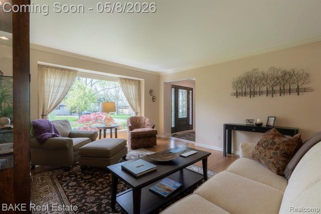 12910 Drury Lane, Plymouth, MI 48170