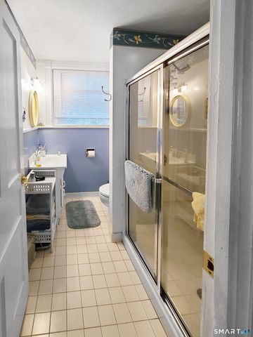 12 Elliott Avenue, New London, CT 06320