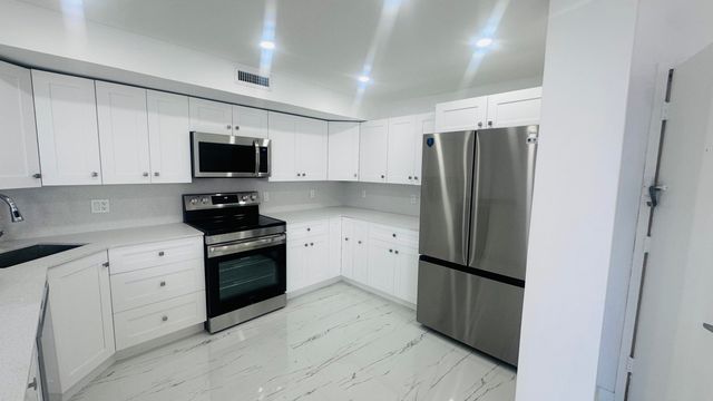 1600 S Ocean Drive 4a, Hollywood, FL 33019