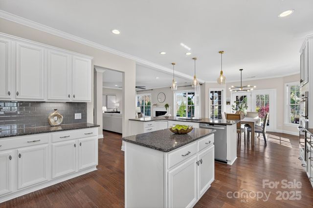 2762 Red Maple Lane, Harrisburg, NC 28075