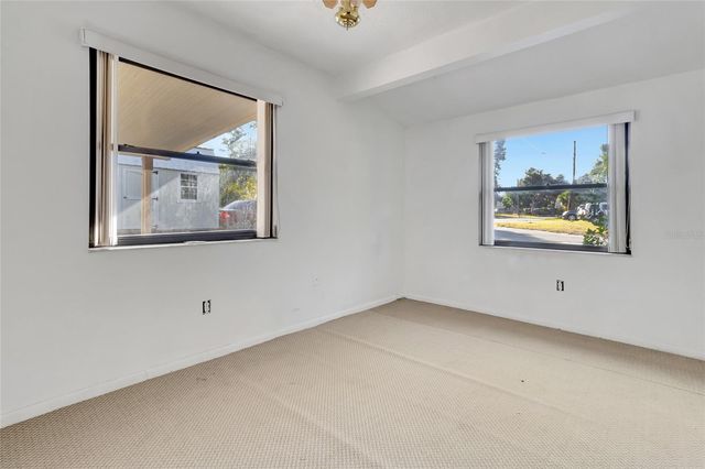 1021 HOLLYWOOD AVENUE, Eustis, FL 32726