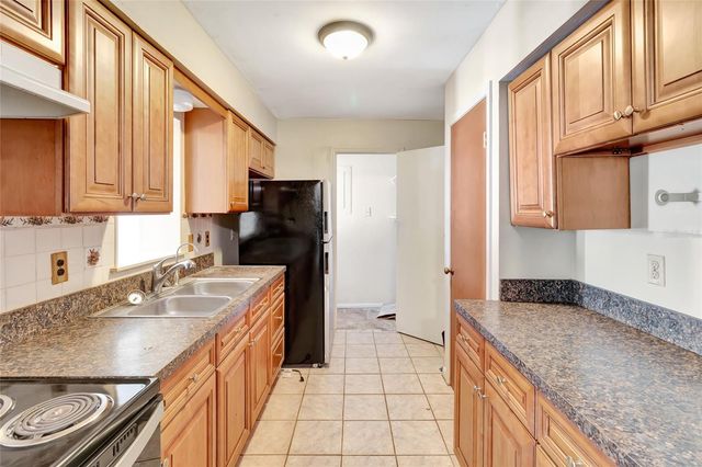 1021 HOLLYWOOD AVENUE, Eustis, FL 32726